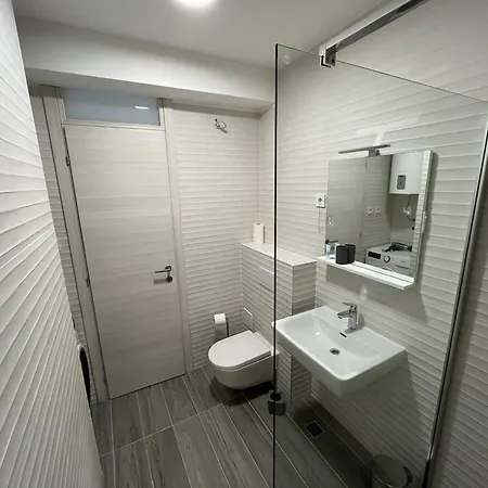 Makala Apartment Split