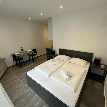 Makala Apartment Split